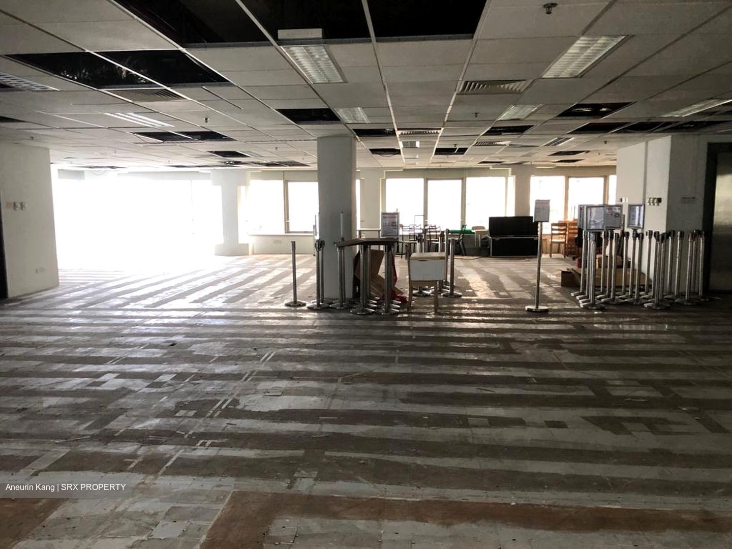 100 Am (D2), Office #588152441